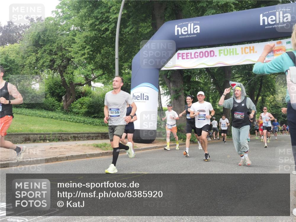 29.06.2025 - hella hamburg halbmarathon KatJ http://msf.ph/oto/8385920 29.06.2025 10:25:58 Zwischen KM18-KM19 6095 meine-sportfotos.de
