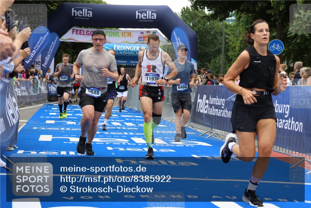 29.06.2025 - hella hamburg halbmarathon Strokosch-Dieckow http://msf.ph/oto/8385922 29.06.2025 10:46:02 Ziel 1759, 2189, 2707, 3087, 4277, 5648, 6460, 7961, 8269, 8577, 8871, 9585, 11125, 11936, 12084, 12269, 13630, 14462, 14804, 16136, 16466, 16475, 17008, 18081, 18702, 19116 meine-sportfotos.de