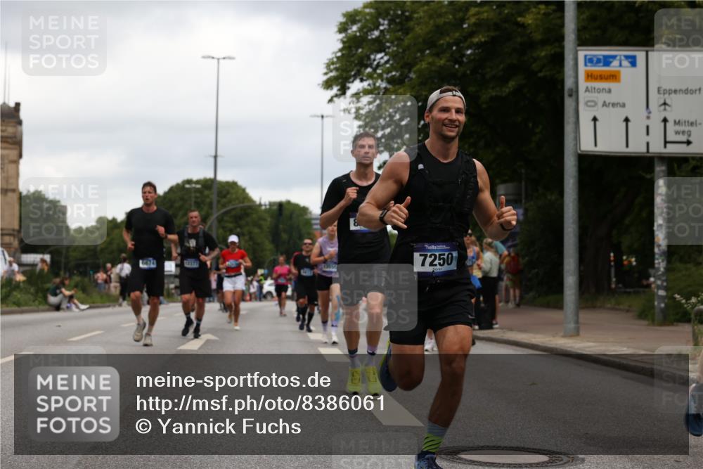 29.06.2025 - hella hamburg halbmarathon Yannick Fuchs http://msf.ph/oto/8386061 29.06.2025 10:55:19 20KM 1823, 2391, 2426, 2591, 4068, 5379, 5613, 5775, 5870, 6674, 6708, 7033, 7250, 7757, 8177, 8483, 8531, 9071, 9453, 9611, 9752, 9932, 9984, 10031, 10295, 10882, 11515, 12377, 12787, 12789, 12908, 13086, 13558, 15008, 16614, 17181, 17670, 17951, 18133 meine-sportfotos.de