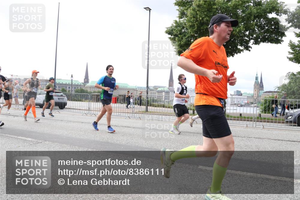 29.06.2025 - hella hamburg halbmarathon Lena Gebhardt http://msf.ph/oto/8386111 29.06.2025 10:40:30 Lombardsbrücke 839, 1018, 1037, 1075, 1291, 1323, 1691, 2019, 2042, 2109, 2173, 2206, 2254, 2299, 2515, 2572, 2762, 2763, 2866, 2888, 3121, 3237, 3293, 3295, 3306, 3432, 3515, 3607, 3808, 3810, 4044, 4173, 4271, 4411, 4471, 4612, 4756, 4906, 4972, 5059, 5113, 5263, 5351, 5352, 5702, 5877, 5975, 6076, 6097, 6163, 6229, 6278, 6280, 6289, 6363, 6463, 6548, 6673, 6750, 6866, 6876, 6890, 6920, 7108, 7174, 7675, 7850, 7956, 8053, 8054, 8307, 8378, 8391 meine-sportfotos.de