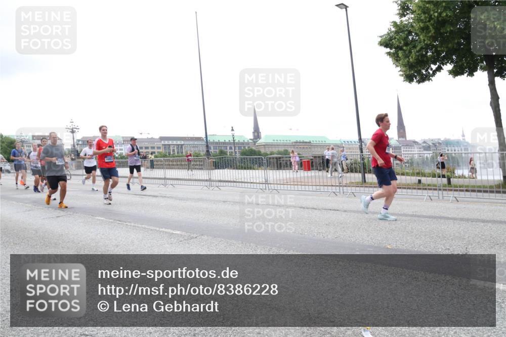 29.06.2025 - hella hamburg halbmarathon Lena Gebhardt http://msf.ph/oto/8386228 29.06.2025 10:49:45 Lombardsbrücke 3943, 16953, 1040, 1041, 1487, 1511, 1525, 1625, 1805, 1888, 2067, 2212, 2466, 2527, 2668, 2862, 2997, 3183, 3232, 3383, 3943, 4589, 4769, 4809, 4870, 5076, 5106, 5463, 5552, 5694, 5749, 5751, 6191, 6694, 6989, 7301, 7305, 7339, 7366, 7650, 7679, 8065, 9015, 9162, 9261, 10130, 10333, 10403, 10683, 10704, 11030, 11558, 11631, 12124, 12388, 13309, 13764, 14545, 14692, 15626 meine-sportfotos.de