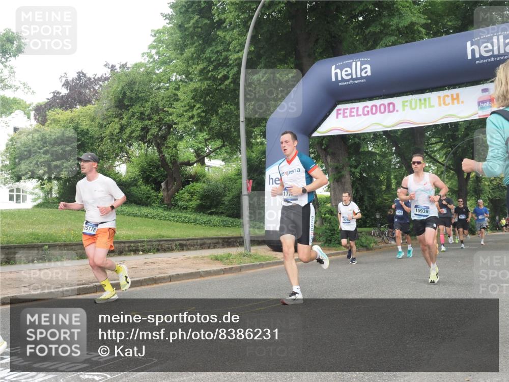 29.06.2025 - hella hamburg halbmarathon KatJ http://msf.ph/oto/8386231 29.06.2025 10:26:01 Zwischen KM18-KM19 6095, 6529 meine-sportfotos.de