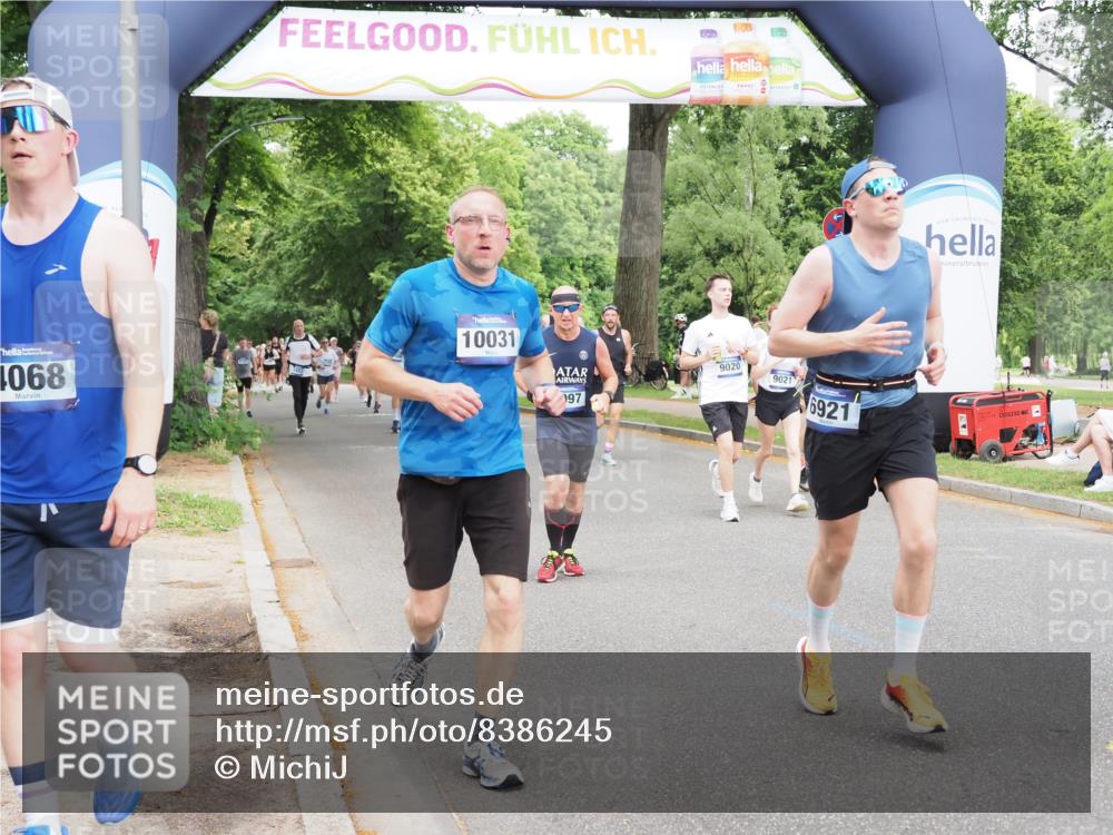 29.06.2025 - hella hamburg halbmarathon MichiJ http://msf.ph/oto/8386245 29.06.2025 10:47:34 Zwischen KM18-KM19 1364, 1653, 2391, 3097, 4068, 4592, 6487, 6921, 7033, 7759, 8191, 9020, 9021, 9611, 10031, 10036, 10534, 10943, 13459, 13488, 15673, 17951, 19117 meine-sportfotos.de