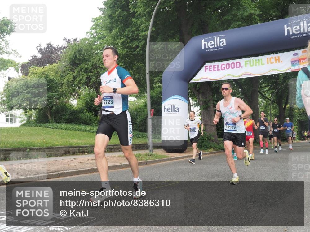 29.06.2025 - hella hamburg halbmarathon KatJ http://msf.ph/oto/8386310 29.06.2025 10:26:01 Zwischen KM18-KM19 6095, 6529 meine-sportfotos.de