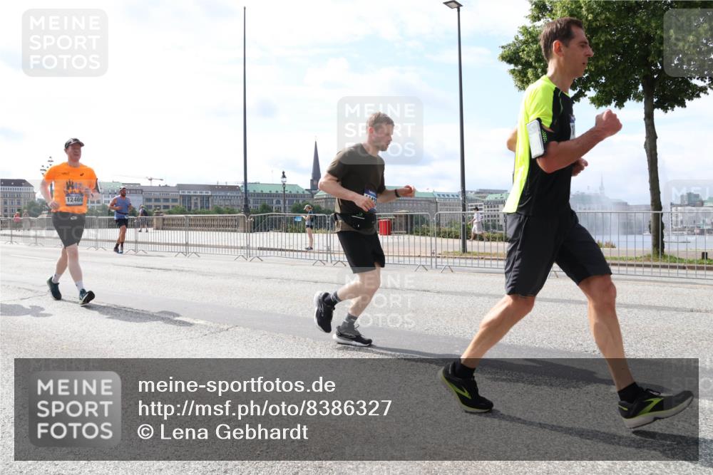 29.06.2025 - hella hamburg halbmarathon Lena Gebhardt http://msf.ph/oto/8386327 29.06.2025 10:15:51 Lombardsbrücke 12469, 1156, 1308, 1440, 1651, 2071, 2076, 2110, 2165, 2436, 2720, 2989, 3167, 3417, 4007, 4466, 4492, 4494, 4828, 5046, 5069, 5423, 5739, 6376, 6576, 7809, 7897, 7941, 7942, 8169, 8274, 8554, 8746, 8885, 9192, 9307, 9423, 9657, 9675, 9784, 9802, 10107, 10108, 10608, 10775, 10858, 11113, 11303, 11478, 11774, 11783, 11818, 12427, 12457, 12469, 12521, 13179, 13197, 13453, 13500, 13818, 13951, 14413, 14423, 14550, 14552, 15307 meine-sportfotos.de