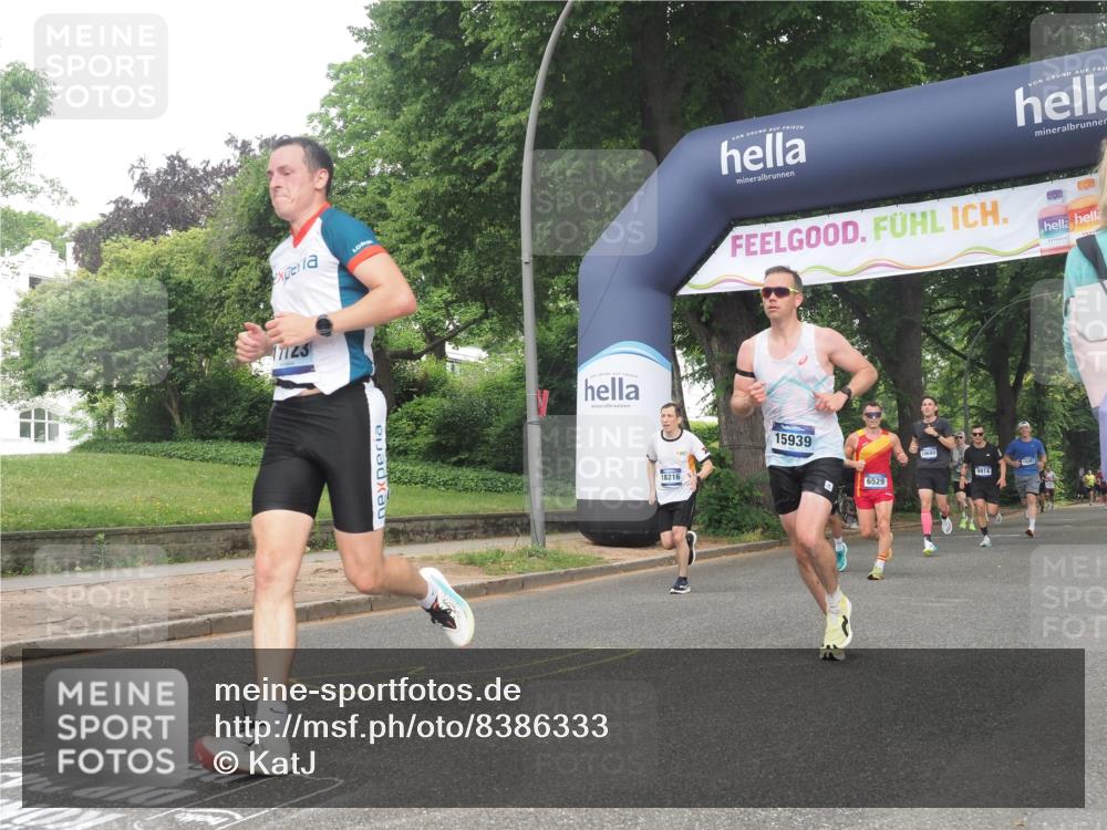 29.06.2025 - hella hamburg halbmarathon KatJ http://msf.ph/oto/8386333 29.06.2025 10:26:01 Zwischen KM18-KM19 6095, 6529 meine-sportfotos.de