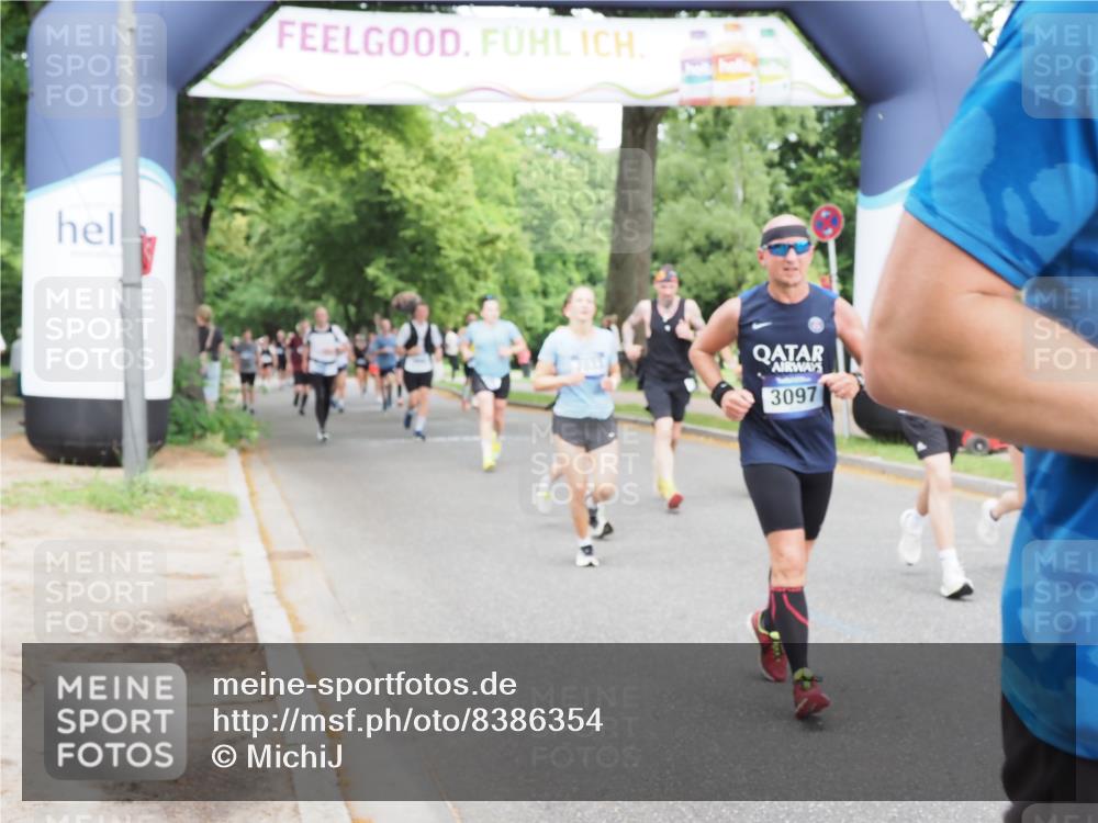 29.06.2025 - hella hamburg halbmarathon MichiJ http://msf.ph/oto/8386354 29.06.2025 10:47:35 Zwischen KM18-KM19 1364, 1653, 3097, 4068, 4592, 6487, 6921, 7033, 8191, 8923, 9020, 9021, 10031, 10036, 10534, 10943, 13459, 13488, 15525, 15673, 16439, 17860, 17951 meine-sportfotos.de