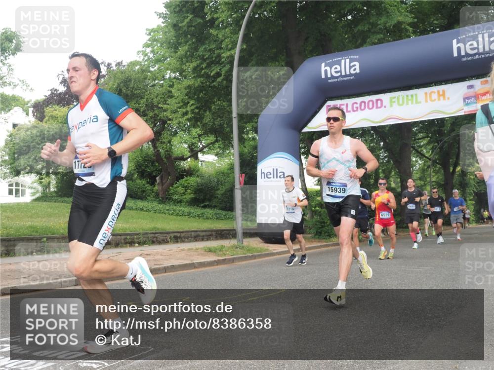 29.06.2025 - hella hamburg halbmarathon KatJ http://msf.ph/oto/8386358 29.06.2025 10:26:01 Zwischen KM18-KM19 6095, 6529 meine-sportfotos.de