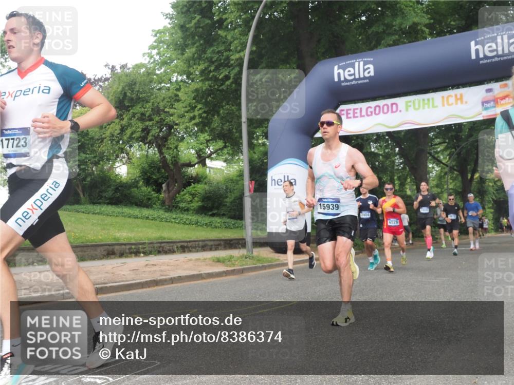 29.06.2025 - hella hamburg halbmarathon KatJ http://msf.ph/oto/8386374 29.06.2025 10:26:01 Zwischen KM18-KM19 6095, 6529 meine-sportfotos.de