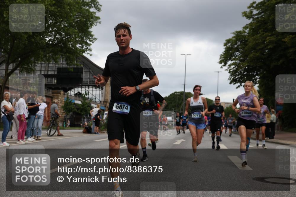29.06.2025 - hella hamburg halbmarathon Yannick Fuchs http://msf.ph/oto/8386375 29.06.2025 10:55:22 20KM 1823, 2086, 2391, 2426, 2591, 4068, 5379, 5613, 5775, 5870, 6391, 6674, 7033, 7250, 7757, 8177, 8483, 8531, 8590, 9071, 9453, 9611, 9752, 9932, 10031, 10295, 10882, 11515, 12377, 12787, 12789, 12908, 13064, 13086, 13558, 14628, 15008, 16614, 17181, 17670 meine-sportfotos.de