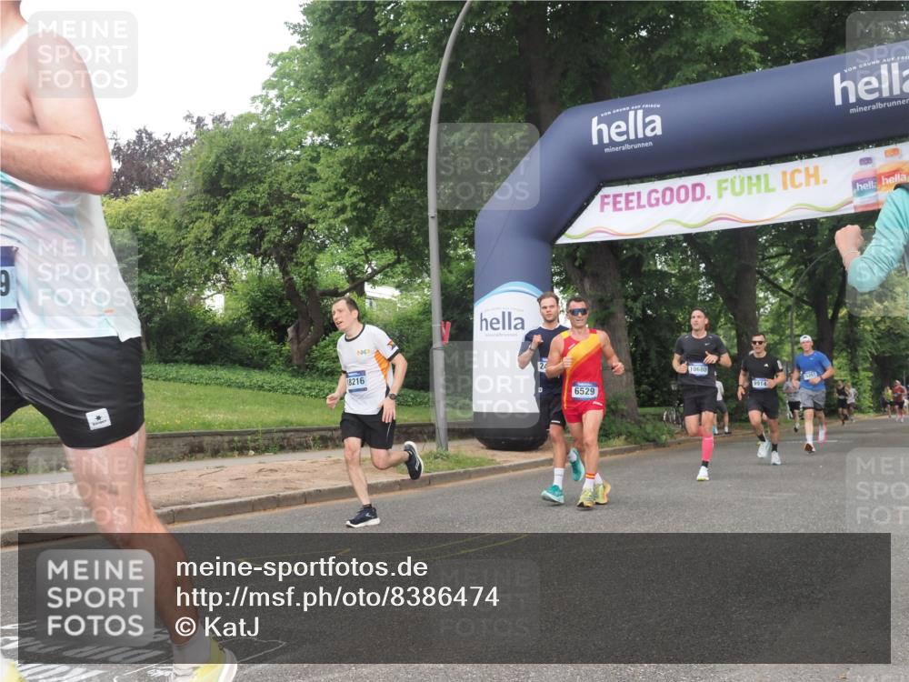 29.06.2025 - hella hamburg halbmarathon KatJ http://msf.ph/oto/8386474 29.06.2025 10:26:02 Zwischen KM18-KM19 2404, 6095, 6529 meine-sportfotos.de