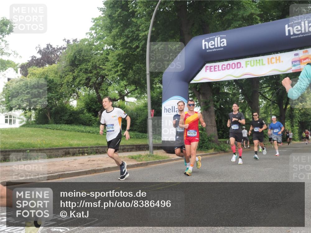 29.06.2025 - hella hamburg halbmarathon KatJ http://msf.ph/oto/8386496 29.06.2025 10:26:02 Zwischen KM18-KM19 2404, 6095, 6529 meine-sportfotos.de