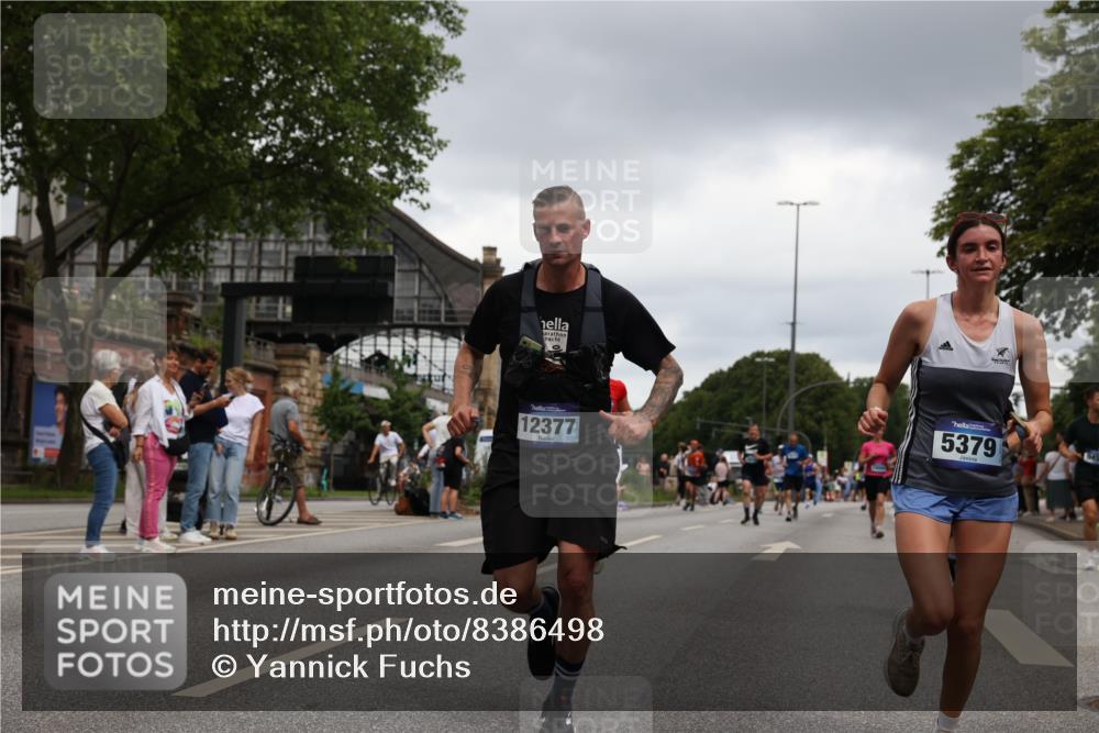 29.06.2025 - hella hamburg halbmarathon Yannick Fuchs http://msf.ph/oto/8386498 29.06.2025 10:55:23 20KM 1823, 2086, 2391, 2426, 2591, 4068, 5379, 5613, 5870, 6391, 6674, 7033, 7250, 7757, 8177, 8483, 8531, 8590, 9071, 9453, 9611, 9752, 9932, 10031, 10295, 10882, 11465, 11515, 12377, 12787, 12789, 12908, 13064, 13086, 13491, 13558, 14628, 15008, 16614, 17181, 17670 meine-sportfotos.de
