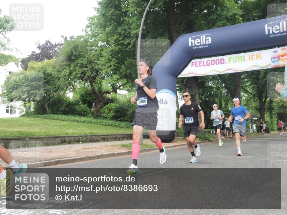 29.06.2025 - hella hamburg halbmarathon KatJ http://msf.ph/oto/8386693 29.06.2025 10:26:04 Zwischen KM18-KM19 2404, 6095, 6529, 7310 meine-sportfotos.de