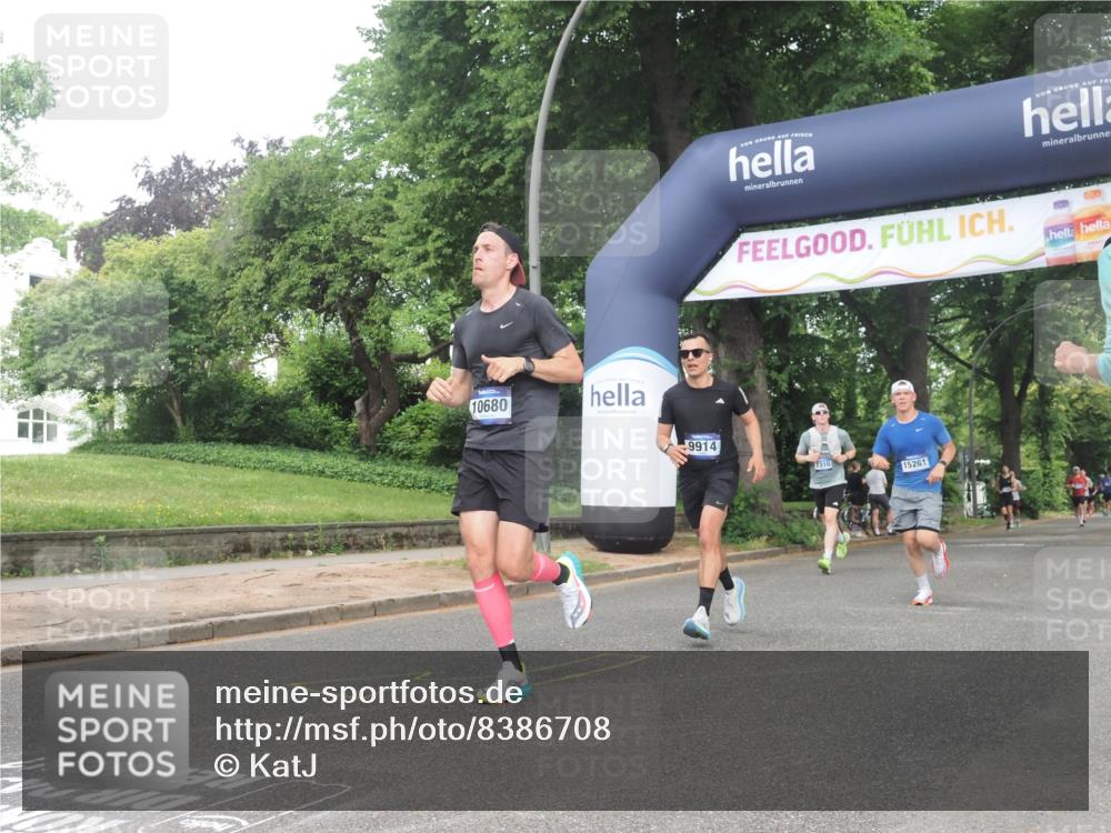 29.06.2025 - hella hamburg halbmarathon KatJ http://msf.ph/oto/8386708 29.06.2025 10:26:04 Zwischen KM18-KM19 2404, 6095, 6529, 7310 meine-sportfotos.de