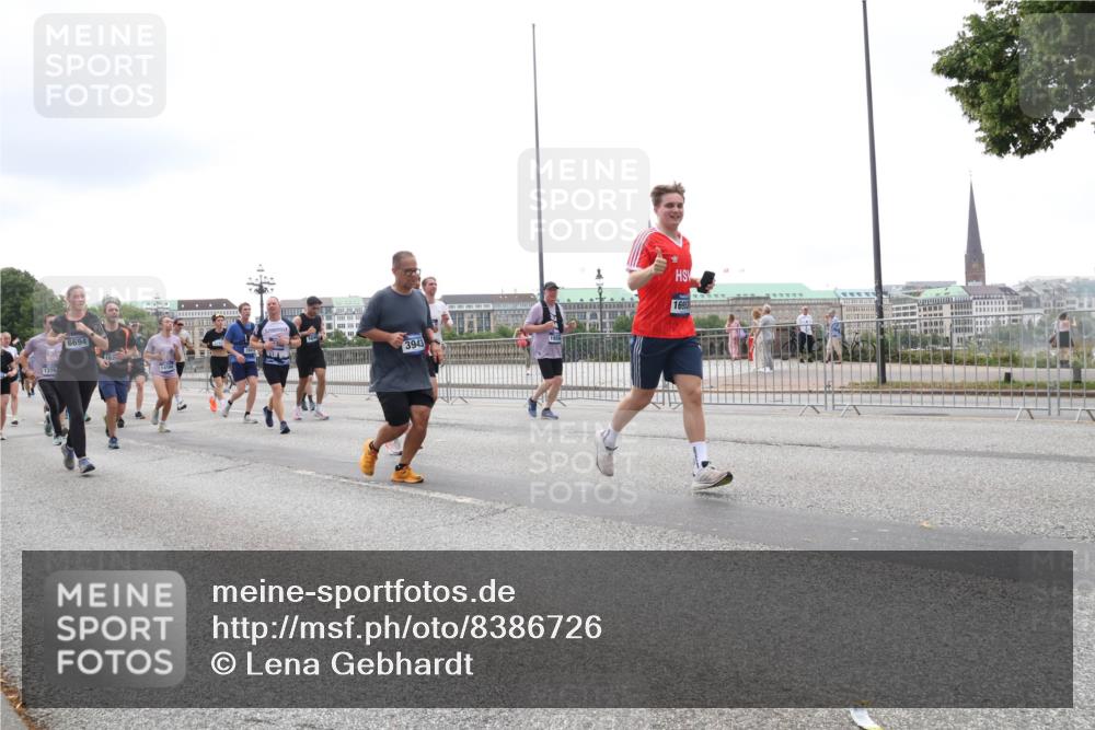 29.06.2025 - hella hamburg halbmarathon Lena Gebhardt http://msf.ph/oto/8386726 29.06.2025 10:49:46 Lombardsbrücke 1376, 6694, 14184, 3943, 1040, 1041, 1487, 1511, 1525, 1625, 1805, 1888, 2067, 2212, 2466, 2527, 2668, 2862, 2997, 3183, 3383, 3943, 4589, 4769, 4809, 4870, 5076, 5106, 5552, 5694, 5749, 5751, 6191, 6694, 6989, 7301, 7305, 7339, 7366, 7650, 7679, 8065, 9015, 9162, 9261, 10333, 10403, 10683, 10704, 11030, 11558, 11631, 11760, 12124, 12388, 13309, 13744, 13764, 14505, 14545, 14692, 15626 meine-sportfotos.de