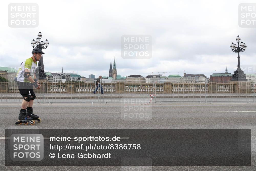 29.06.2025 - hella hamburg halbmarathon Lena Gebhardt http://msf.ph/oto/8386758 29.06.2025 09:17:42 Lombardsbrücke  meine-sportfotos.de