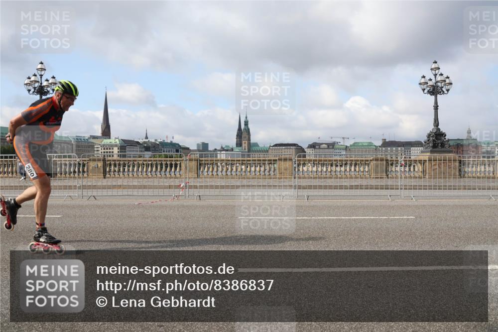 29.06.2025 - hella hamburg halbmarathon Lena Gebhardt http://msf.ph/oto/8386837 29.06.2025 08:52:56 Lombardsbrücke 280 meine-sportfotos.de