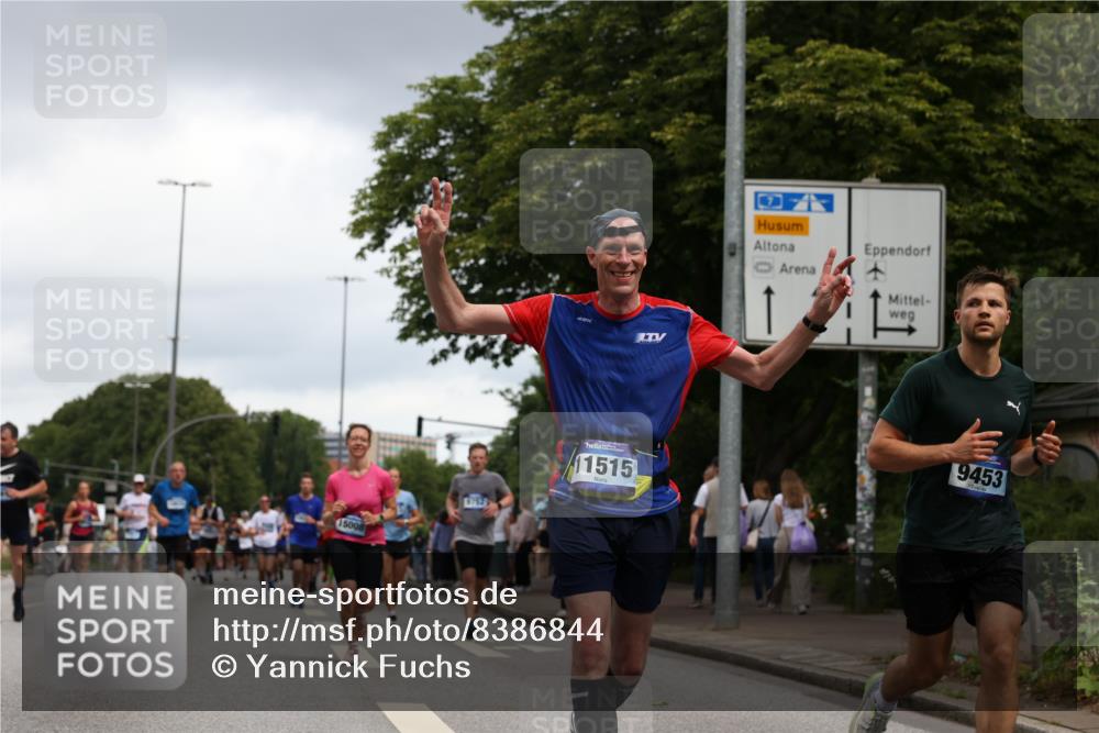 29.06.2025 - hella hamburg halbmarathon Yannick Fuchs http://msf.ph/oto/8386844 29.06.2025 10:55:26 20KM 1823, 2086, 2391, 2426, 2591, 3400, 4068, 5379, 5613, 5870, 6391, 6674, 7033, 7049, 7757, 8177, 8531, 8590, 9071, 9453, 9752, 9932, 10031, 10882, 11465, 11515, 12377, 12787, 13064, 13086, 13491, 13558, 14605, 14628, 15008, 15733, 16128, 16145, 16614, 17181, 17670 meine-sportfotos.de