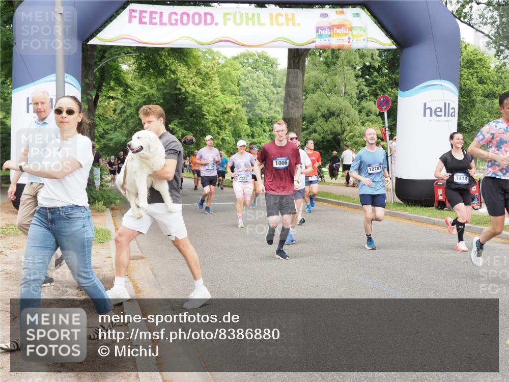 29.06.2025 - hella hamburg halbmarathon MichiJ http://msf.ph/oto/8386880 29.06.2025 10:47:43 Zwischen KM18-KM19 1006, 1414, 1453, 2011, 2086, 2322, 2323, 8923, 12787, 13086, 15525, 15901, 16439, 17860 meine-sportfotos.de
