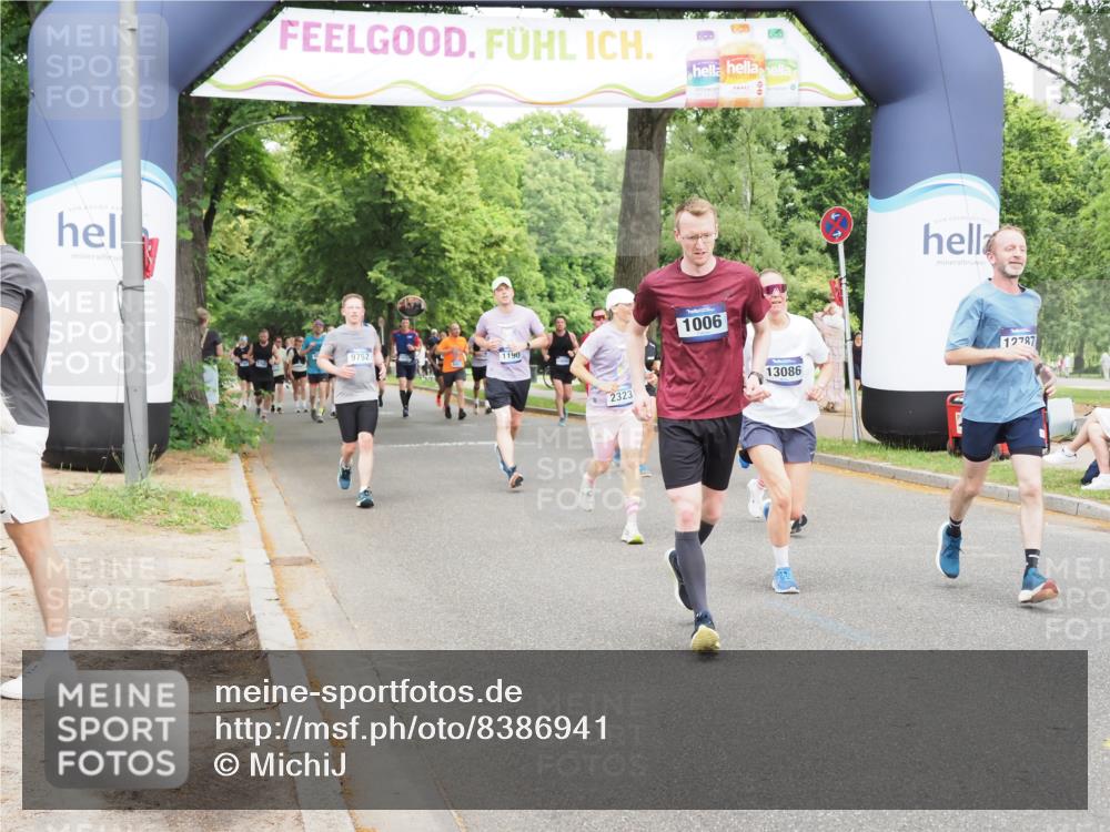 29.06.2025 - hella hamburg halbmarathon MichiJ http://msf.ph/oto/8386941 29.06.2025 10:47:44 Zwischen KM18-KM19 1006, 1190, 1414, 1453, 2011, 2086, 2322, 2323, 11782, 12787, 13086, 15901 meine-sportfotos.de