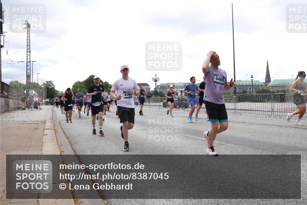 29.06.2025 - hella hamburg halbmarathon Lena Gebhardt http://msf.ph/oto/8387045 29.06.2025 10:40:33 Lombardsbrücke 6076, 6363, 9468, 1018, 1037, 1075, 1291, 1323, 1691, 2019, 2042, 2109, 2173, 2206, 2254, 2299, 2515, 2572, 2762, 2763, 2866, 3121, 3237, 3293, 3295, 3306, 3432, 3515, 3607, 3694, 3808, 3810, 4044, 4173, 4271, 4411, 4471, 4612, 4756, 4906, 4972, 5059, 5113, 5263, 5351, 5352, 5702, 5975, 6076, 6097, 6163, 6229, 6278, 6280, 6289, 6363, 6463, 6548, 6673, 6866, 6876, 6890, 6920, 7108, 7174, 7293, 7675, 7850, 7956, 8053, 8054, 8307, 8378, 8391 meine-sportfotos.de
