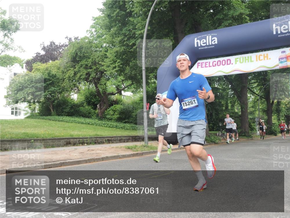 29.06.2025 - hella hamburg halbmarathon KatJ http://msf.ph/oto/8387061 29.06.2025 10:26:06 Zwischen KM18-KM19 2404, 6529, 7310 meine-sportfotos.de
