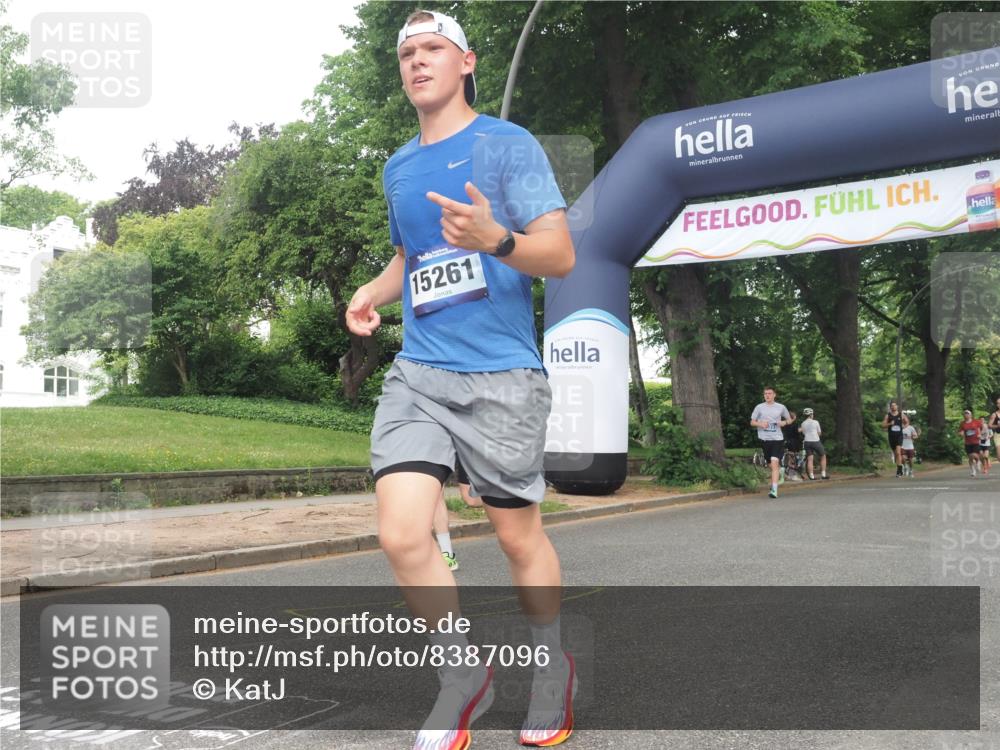 29.06.2025 - hella hamburg halbmarathon KatJ http://msf.ph/oto/8387096 29.06.2025 10:26:06 Zwischen KM18-KM19 2404, 6529, 7310 meine-sportfotos.de