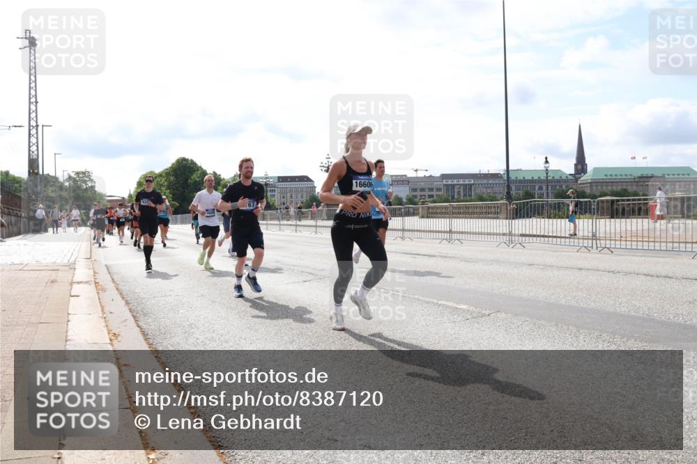 29.06.2025 - hella hamburg halbmarathon Lena Gebhardt http://msf.ph/oto/8387120 29.06.2025 10:15:54 Lombardsbrücke 67, 16606, 1156, 1308, 1440, 1651, 2071, 2076, 2110, 2165, 2436, 2803, 2989, 3167, 3417, 4007, 4466, 4492, 4494, 4828, 5046, 5069, 5423, 5739, 6376, 6576, 7897, 7941, 7942, 8169, 8274, 8554, 8746, 8885, 9192, 9601, 9657, 9675, 9784, 9802, 10107, 10108, 10292, 10608, 10775, 10844, 10990, 11113, 11303, 11478, 11774, 11783, 11818, 12427, 12457, 12469, 12521, 13179, 13197, 13818, 13951, 14413, 14423, 14550, 14552, 15307 meine-sportfotos.de