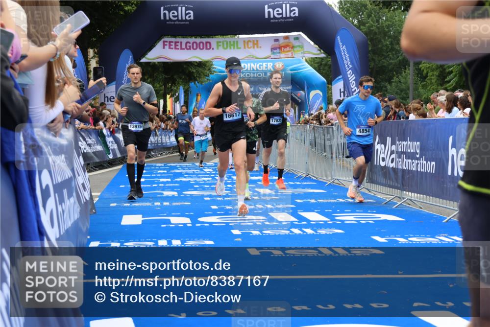 29.06.2025 - hella hamburg halbmarathon Strokosch-Dieckow http://msf.ph/oto/8387167 29.06.2025 10:45:43 Ziel 4345, 4854, 5047, 6071, 6290, 6711, 7385, 11291, 11495, 13975, 14374, 14764, 16617, 16624, 17332, 17674, 17835, 18862 meine-sportfotos.de