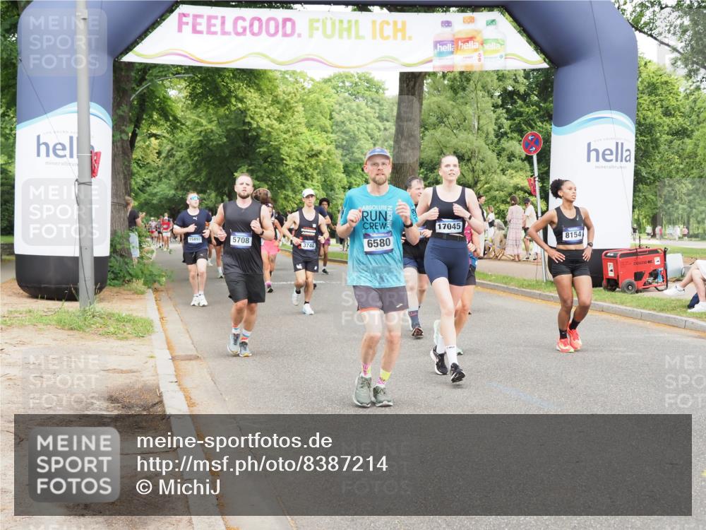 29.06.2025 - hella hamburg halbmarathon MichiJ http://msf.ph/oto/8387214 29.06.2025 10:47:53 Zwischen KM18-KM19 3740, 5708, 6580, 7006, 8154, 8421, 8422, 8483, 9752, 9932, 10797, 11465, 11515, 11702, 13516, 14605, 16614, 17045 meine-sportfotos.de