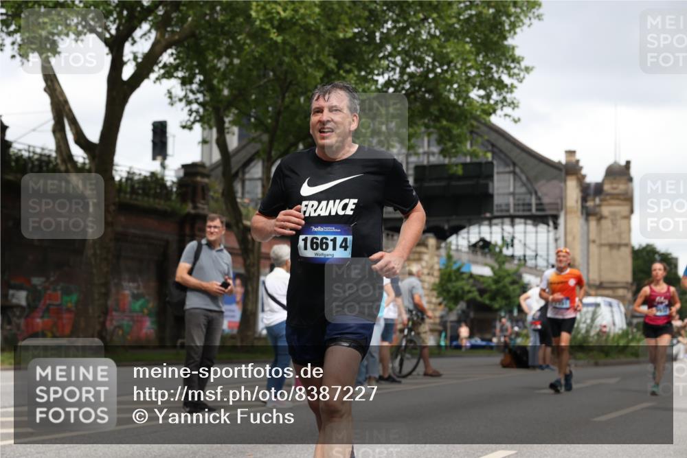 29.06.2025 - hella hamburg halbmarathon Yannick Fuchs http://msf.ph/oto/8387227 29.06.2025 10:55:31 20KM 2086, 2391, 2591, 3400, 4068, 5613, 5839, 5870, 6391, 7033, 7049, 7757, 8364, 8531, 8590, 9071, 9453, 9752, 9932, 10031, 10177, 10746, 10882, 11465, 11515, 12125, 12377, 12787, 13064, 13086, 13491, 13558, 13699, 14605, 14628, 15008, 15520, 15733, 16128, 16145, 16614, 17181, 17670 meine-sportfotos.de
