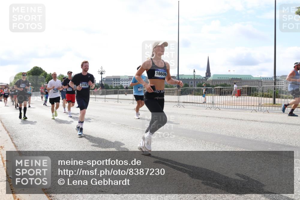 29.06.2025 - hella hamburg halbmarathon Lena Gebhardt http://msf.ph/oto/8387230 29.06.2025 10:15:54 Lombardsbrücke 16348, 16020, 16606, 888, 12427, 3167, 11774, 1156, 1308, 1440, 1651, 2071, 2076, 2110, 2165, 2436, 2803, 2989, 3167, 3417, 4007, 4466, 4492, 4494, 4828, 5046, 5069, 5423, 5739, 6376, 6576, 7897, 7941, 7942, 8169, 8274, 8554, 8746, 8885, 9192, 9601, 9657, 9675, 9784, 9802, 10107, 10108, 10292, 10608, 10775, 10844, 10990, 11113, 11303, 11478, 11774, 11783, 11818, 12427, 12457, 12469, 12521, 13179, 13197, 13818, 13951, 14413, 14423, 14550, 14552, 15307 meine-sportfotos.de