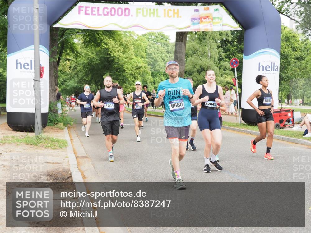 29.06.2025 - hella hamburg halbmarathon MichiJ http://msf.ph/oto/8387247 29.06.2025 10:47:53 Zwischen KM18-KM19 3740, 5708, 6580, 7006, 8154, 8421, 8422, 8483, 9752, 9932, 10797, 11465, 11515, 11702, 13516, 14605, 16614, 17045 meine-sportfotos.de