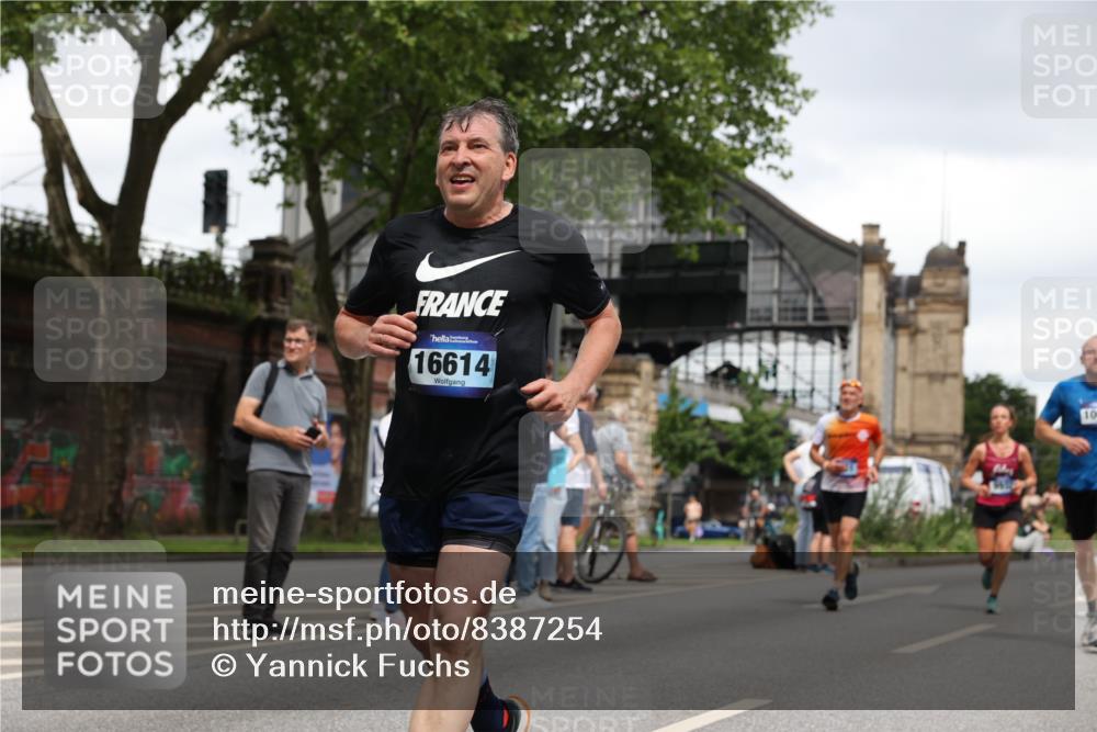 29.06.2025 - hella hamburg halbmarathon Yannick Fuchs http://msf.ph/oto/8387254 29.06.2025 10:55:31 20KM 2086, 2391, 2591, 3400, 4068, 5613, 5839, 5870, 6391, 7033, 7049, 7757, 8364, 8531, 8590, 9071, 9453, 9752, 9932, 10031, 10177, 10746, 10882, 11465, 11515, 12125, 12377, 12787, 13064, 13086, 13491, 13558, 13699, 14605, 14628, 15008, 15520, 15733, 16128, 16145, 16614, 17181, 17670 meine-sportfotos.de