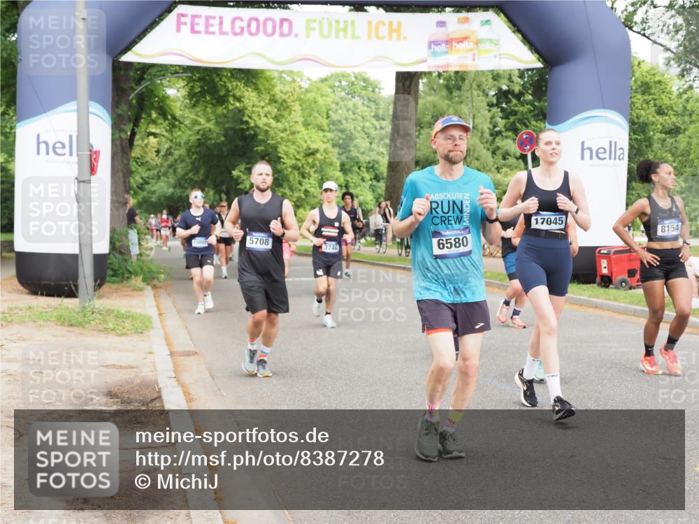 29.06.2025 - hella hamburg halbmarathon MichiJ http://msf.ph/oto/8387278 29.06.2025 10:47:54 Zwischen KM18-KM19 3740, 5602, 5603, 5708, 6580, 7006, 7757, 8154, 8421, 8422, 9752, 9932, 10797, 11465, 11515, 13516, 14605, 16614, 17045 meine-sportfotos.de