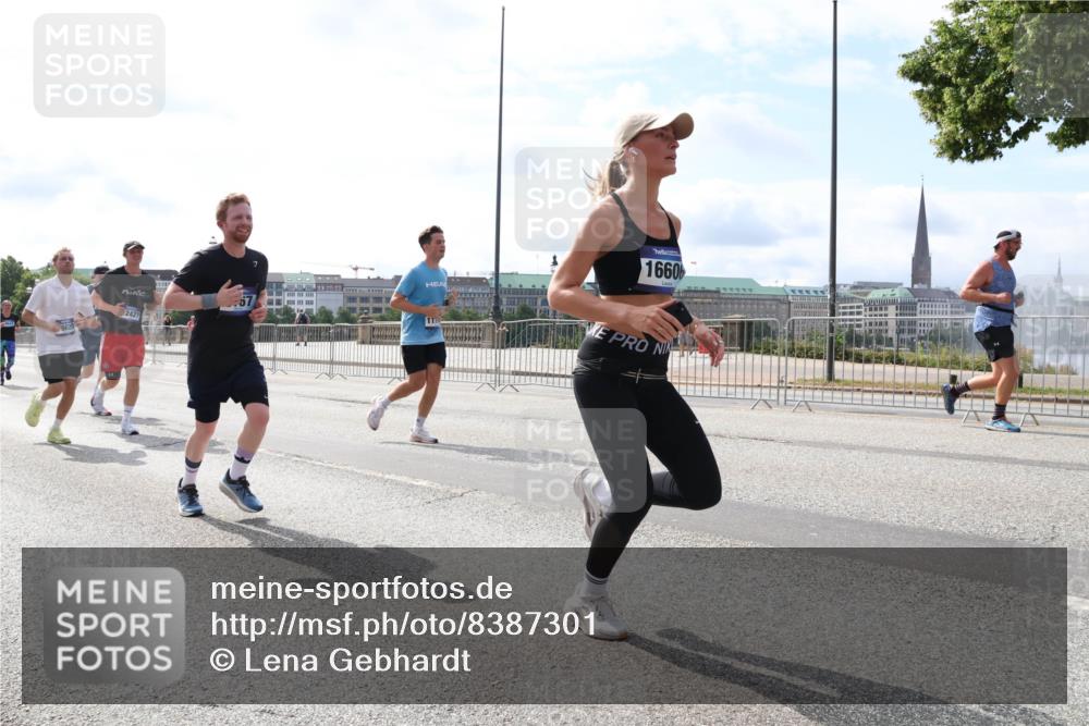 29.06.2025 - hella hamburg halbmarathon Lena Gebhardt http://msf.ph/oto/8387301 29.06.2025 10:15:55 Lombardsbrücke 6020, 2427, 1660, 1156, 1308, 1440, 1651, 2071, 2076, 2110, 2165, 2436, 2803, 2989, 3167, 3417, 4007, 4466, 4492, 4494, 4828, 5046, 5069, 5423, 5739, 6376, 6576, 7897, 7941, 7942, 8169, 8274, 8554, 8746, 8885, 9192, 9601, 9657, 9675, 9784, 9802, 10107, 10108, 10292, 10608, 10775, 10844, 10990, 11113, 11303, 11478, 11774, 11783, 11818, 12427, 12469, 12521, 13179, 13197, 13818, 13951, 14413, 14423, 14550, 14552, 15307 meine-sportfotos.de