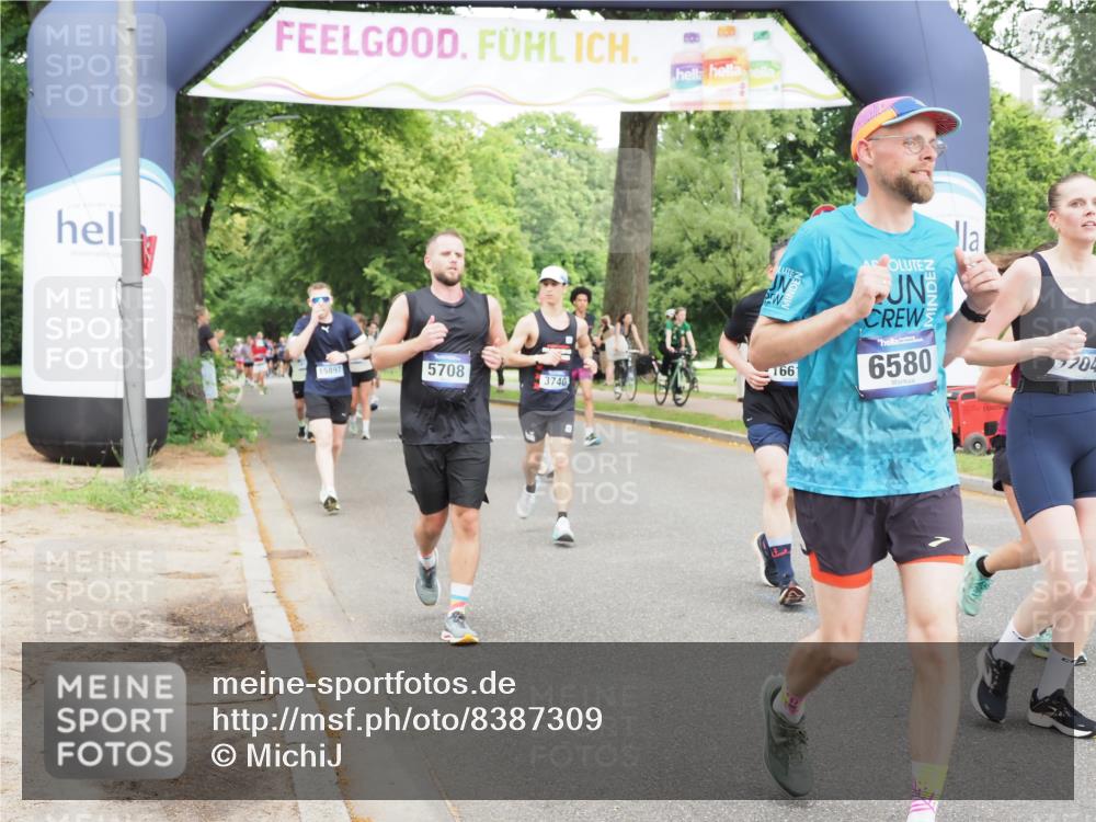 29.06.2025 - hella hamburg halbmarathon MichiJ http://msf.ph/oto/8387309 29.06.2025 10:47:54 Zwischen KM18-KM19 3740, 5602, 5603, 5708, 6580, 7006, 7757, 8154, 8421, 8422, 9752, 9932, 10797, 11465, 11515, 13516, 14605, 16614, 17045 meine-sportfotos.de