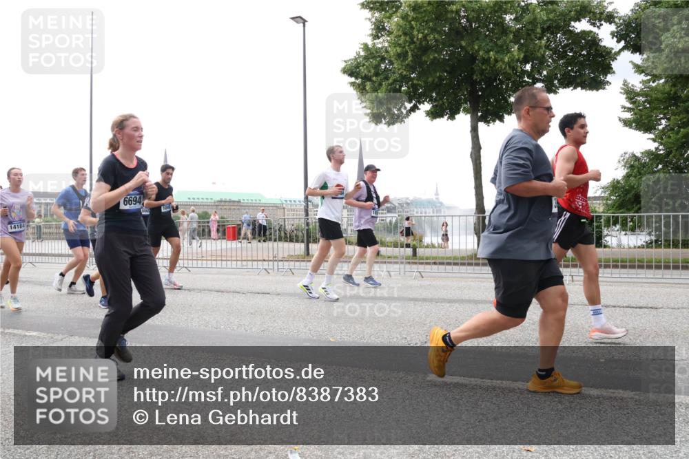 29.06.2025 - hella hamburg halbmarathon Lena Gebhardt http://msf.ph/oto/8387383 29.06.2025 10:49:49 Lombardsbrücke 14184, 6694, 1040, 185, 1040, 1041, 1487, 1511, 1625, 1805, 1888, 2212, 2466, 2527, 2668, 2862, 2997, 3183, 3383, 3943, 4090, 4589, 4769, 4870, 5076, 5106, 5552, 5694, 5749, 5751, 6191, 6694, 7301, 7305, 7339, 7366, 7650, 7679, 8065, 8254, 9015, 9162, 9261, 9940, 10333, 10403, 10683, 10704, 11030, 11558, 11631, 11760, 12124, 12388, 13309, 13381, 13744, 13764, 14505, 14545, 14692, 15626 meine-sportfotos.de