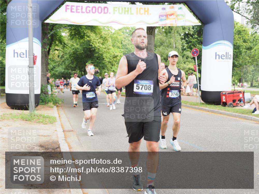 29.06.2025 - hella hamburg halbmarathon MichiJ http://msf.ph/oto/8387398 29.06.2025 10:47:56 Zwischen KM18-KM19 3740, 5602, 5603, 5708, 6580, 7006, 7757, 8154, 8421, 8422, 8807, 9932, 10797, 11465, 11515, 13516, 13558, 14605, 15897, 16614, 17045 meine-sportfotos.de