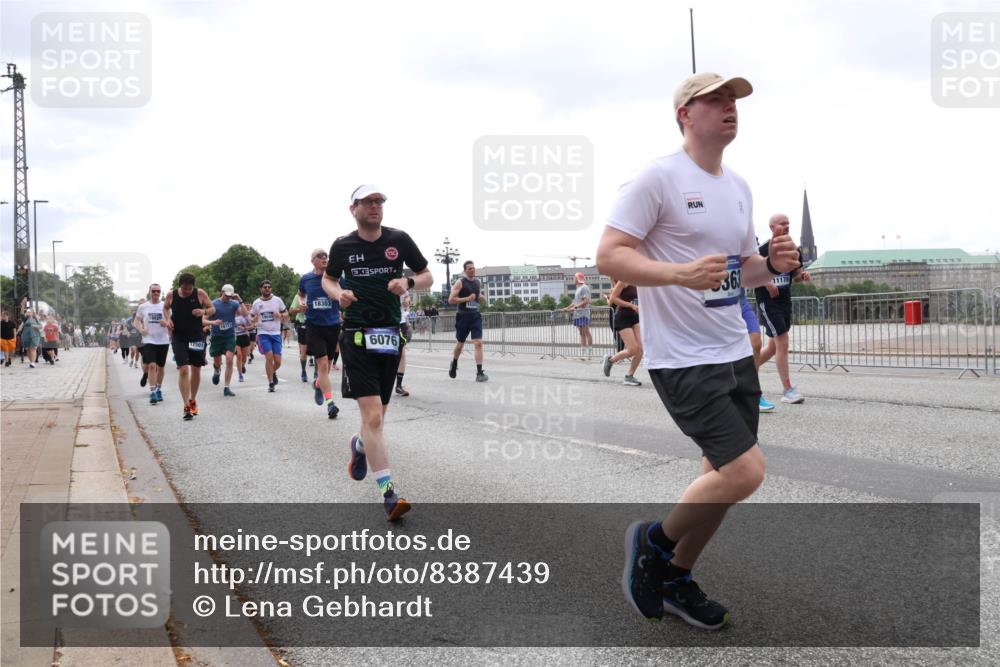 29.06.2025 - hella hamburg halbmarathon Lena Gebhardt http://msf.ph/oto/8387439 29.06.2025 10:40:34 Lombardsbrücke 12501, 6076, 14341, 36, 11176, 1018, 1037, 1075, 1291, 1323, 1691, 2019, 2042, 2109, 2173, 2206, 2254, 2299, 2515, 2572, 2762, 2763, 3121, 3237, 3293, 3295, 3306, 3432, 3515, 3607, 3694, 3808, 3810, 4044, 4173, 4271, 4411, 4612, 4756, 4906, 4972, 5059, 5113, 5263, 5351, 5352, 5702, 5753, 5975, 6076, 6163, 6229, 6278, 6280, 6289, 6363, 6463, 6548, 6673, 6866, 6876, 6890, 6920, 7108, 7174, 7293, 7675, 7850, 7956, 8053, 8054, 8307, 8378, 8391, 8429, 8430 meine-sportfotos.de