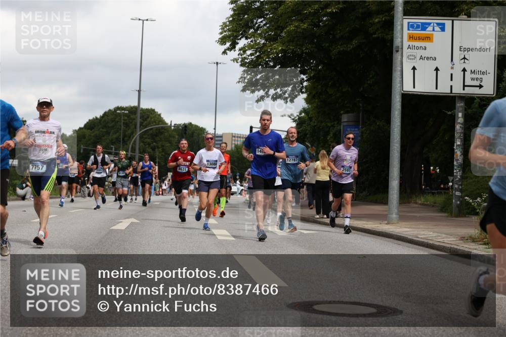 29.06.2025 - hella hamburg halbmarathon Yannick Fuchs http://msf.ph/oto/8387466 29.06.2025 10:55:33 20KM 2086, 2391, 2591, 3400, 4068, 5613, 5839, 5870, 6391, 7033, 7049, 7757, 8364, 8531, 8590, 9453, 9752, 9932, 10031, 10177, 10746, 10882, 11465, 11515, 12125, 12787, 13064, 13086, 13491, 13558, 13699, 14605, 14628, 15008, 15520, 15733, 16128, 16145, 16614, 17670 meine-sportfotos.de