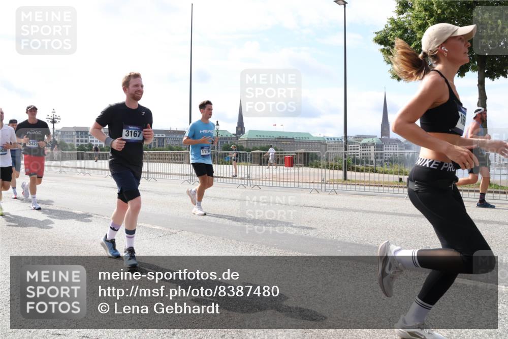 29.06.2025 - hella hamburg halbmarathon Lena Gebhardt http://msf.ph/oto/8387480 29.06.2025 10:15:55 Lombardsbrücke 5020, 12427, 3167, 11774, 1156, 1308, 1440, 1651, 2071, 2076, 2110, 2165, 2436, 2803, 2989, 3167, 3417, 4007, 4466, 4492, 4494, 4828, 5046, 5069, 5423, 5739, 6376, 6576, 7897, 7941, 7942, 8169, 8274, 8554, 8746, 8885, 9192, 9601, 9657, 9675, 9784, 9802, 10107, 10108, 10292, 10608, 10775, 10844, 10990, 11113, 11303, 11478, 11774, 11783, 11818, 12427, 12469, 12521, 13179, 13197, 13818, 13951, 14413, 14423, 14550, 14552, 15307 meine-sportfotos.de