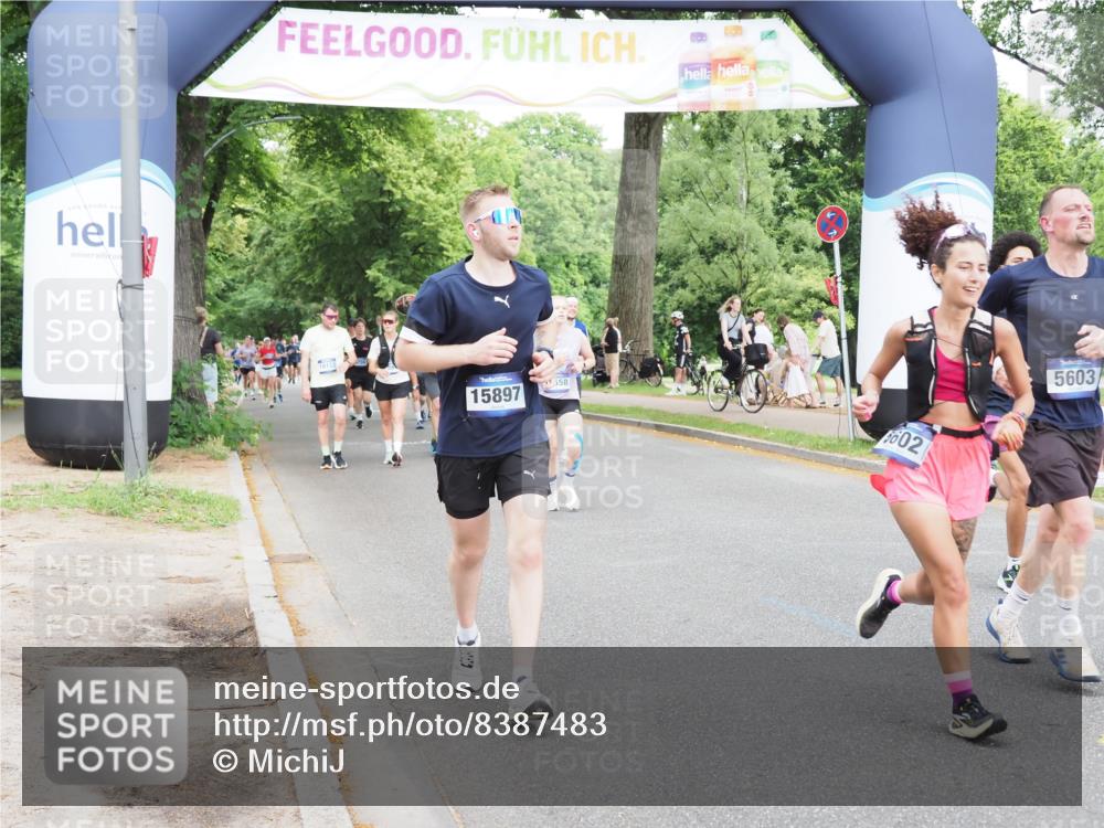 29.06.2025 - hella hamburg halbmarathon MichiJ http://msf.ph/oto/8387483 29.06.2025 10:47:57 Zwischen KM18-KM19 3740, 5602, 5603, 5708, 6580, 7006, 7757, 8154, 8422, 8807, 9932, 10797, 11465, 11515, 13516, 13558, 15897, 16614, 17045 meine-sportfotos.de