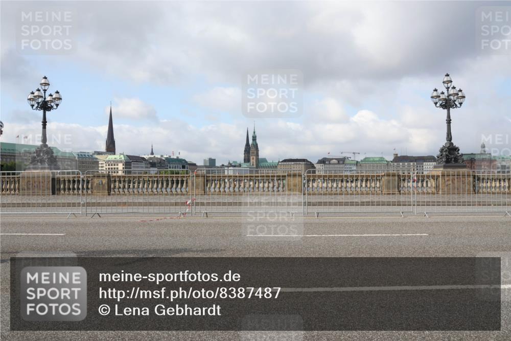 29.06.2025 - hella hamburg halbmarathon Lena Gebhardt http://msf.ph/oto/8387487 29.06.2025 08:53:01 Lombardsbrücke  meine-sportfotos.de