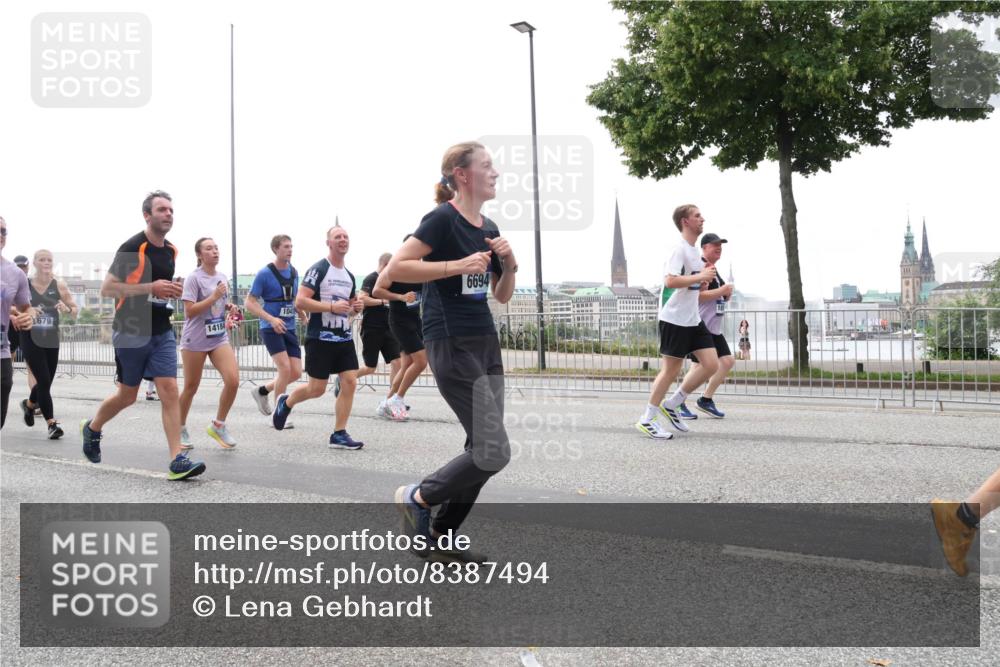 29.06.2025 - hella hamburg halbmarathon Lena Gebhardt http://msf.ph/oto/8387494 29.06.2025 10:49:49 Lombardsbrücke 104, 14184, 6694, 1040, 1041, 1487, 1511, 1625, 1805, 1888, 2212, 2466, 2527, 2668, 2862, 2997, 3183, 3383, 3943, 4090, 4589, 4769, 4870, 5076, 5106, 5552, 5694, 5749, 5751, 6191, 6694, 7301, 7305, 7339, 7366, 7650, 7679, 8065, 8254, 9015, 9162, 9261, 9940, 10333, 10403, 10683, 10704, 11030, 11558, 11631, 11760, 12124, 12388, 13309, 13381, 13744, 13764, 14505, 14545, 14692, 15626 meine-sportfotos.de