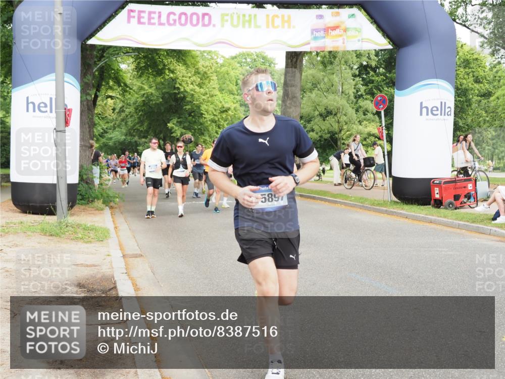 29.06.2025 - hella hamburg halbmarathon MichiJ http://msf.ph/oto/8387516 29.06.2025 10:47:58 Zwischen KM18-KM19 3400, 3740, 5602, 5603, 5708, 6580, 7006, 7757, 8154, 8807, 9932, 10797, 11515, 13516, 13558, 15897, 16614, 17045, 17181, 17894 meine-sportfotos.de