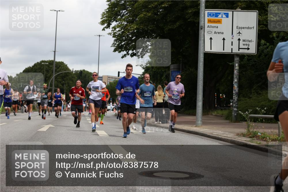 29.06.2025 - hella hamburg halbmarathon Yannick Fuchs http://msf.ph/oto/8387578 29.06.2025 10:55:33 20KM 2086, 2391, 2591, 3400, 4068, 5613, 5839, 5870, 6391, 7033, 7049, 7757, 8364, 8531, 8590, 9453, 9752, 9932, 10031, 10177, 10746, 10882, 11465, 11515, 12125, 12787, 13064, 13086, 13491, 13558, 13699, 14605, 14628, 15008, 15520, 15733, 16128, 16145, 16614, 17670 meine-sportfotos.de