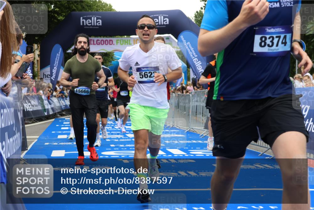 29.06.2025 - hella hamburg halbmarathon Strokosch-Dieckow http://msf.ph/oto/8387597 29.06.2025 10:45:35 Ziel 2138, 2415, 5623, 6071, 6711, 6831, 8374, 8668, 11291, 11495, 12154, 14062, 14764, 15666, 16725, 17332, 17674, 18862, 18878 meine-sportfotos.de