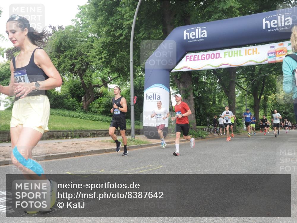 29.06.2025 - hella hamburg halbmarathon KatJ http://msf.ph/oto/8387642 29.06.2025 10:26:12 Zwischen KM18-KM19 6047, 6123, 7310 meine-sportfotos.de